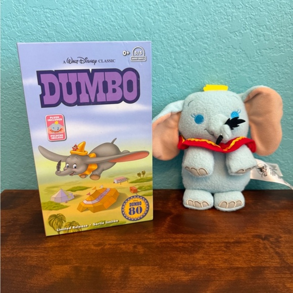 Disney Parks Exclusive 2022 DUMBO Plush VHS Box 80th Anniversary Limited Release